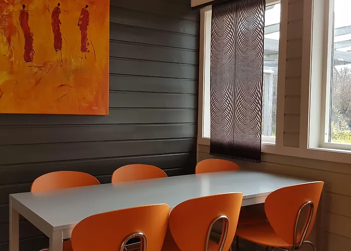 Hi Haraldsheim بيت شباب *